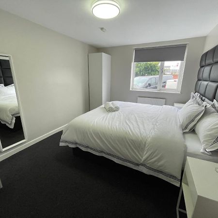 Mays Apartments - 102 Mill Street, Free Parking, 2 Minute Walk To Baltic Market And City Centre - Apartments Sleep 1-10 Guests Liverpool Eksteriør bilde