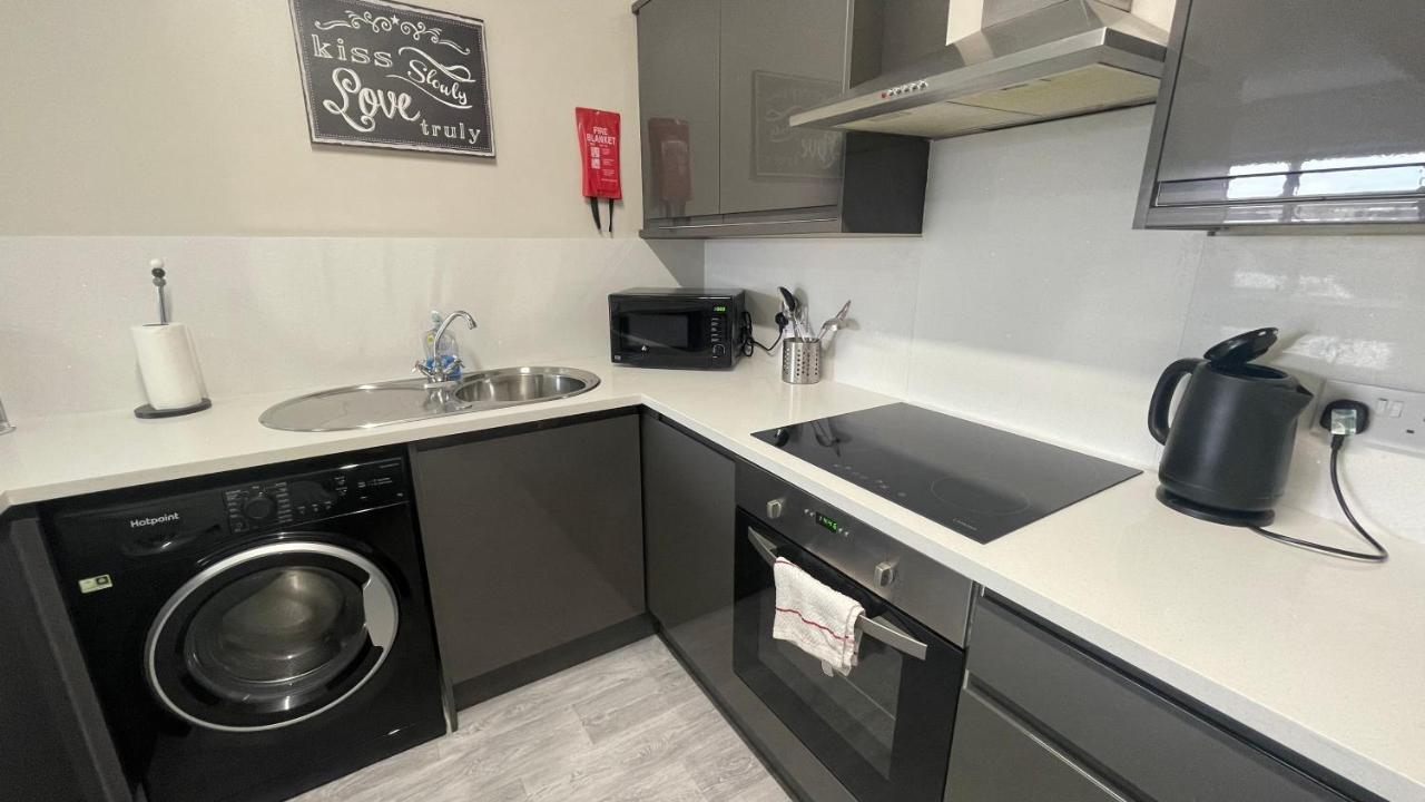 Mays Apartments - 102 Mill Street, Free Parking, 2 Minute Walk To Baltic Market And City Centre - Apartments Sleep 1-10 Guests Liverpool Eksteriør bilde