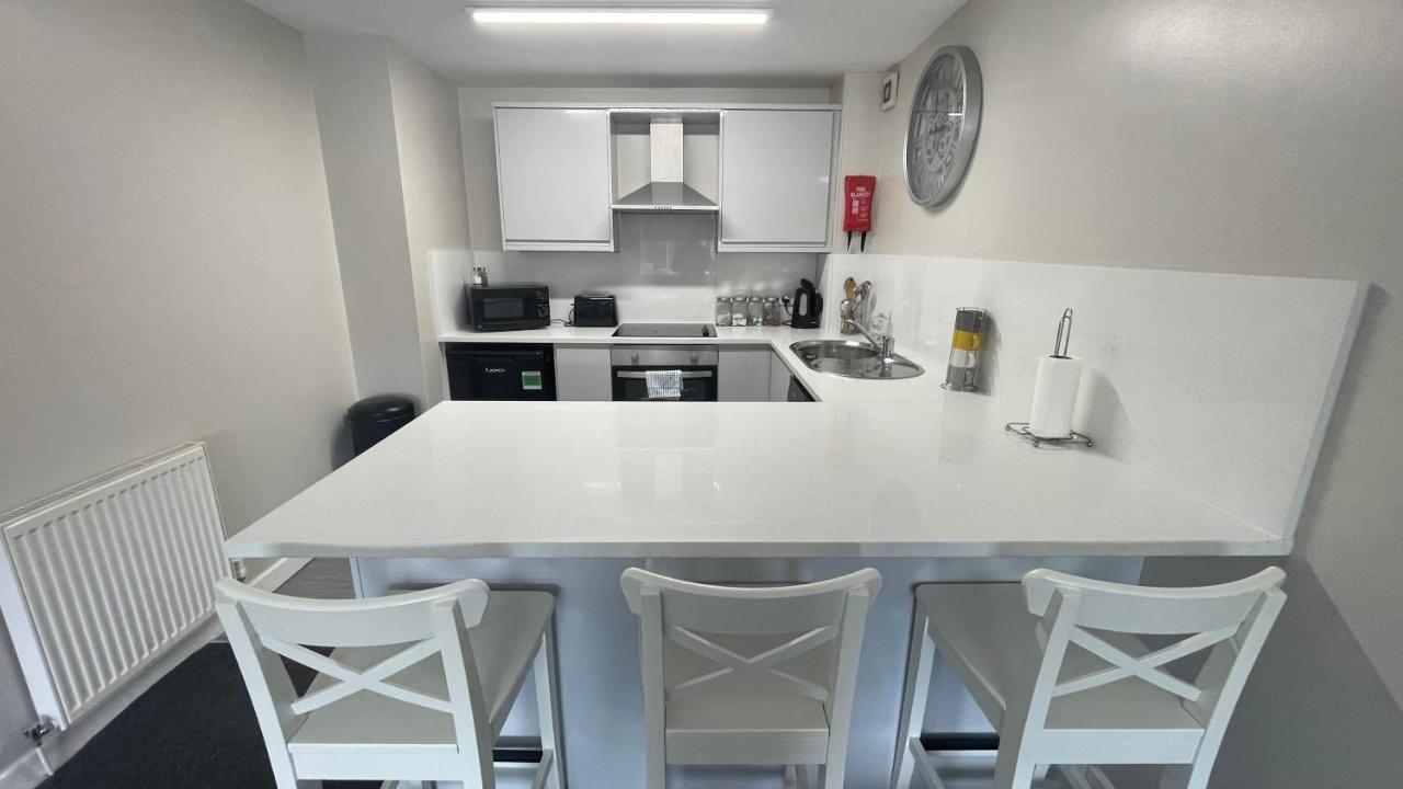 Mays Apartments - 102 Mill Street, Free Parking, 2 Minute Walk To Baltic Market And City Centre - Apartments Sleep 1-10 Guests Liverpool Rom bilde