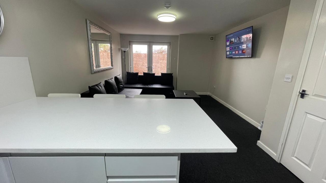 Mays Apartments - 102 Mill Street, Free Parking, 2 Minute Walk To Baltic Market And City Centre - Apartments Sleep 1-10 Guests Liverpool Eksteriør bilde