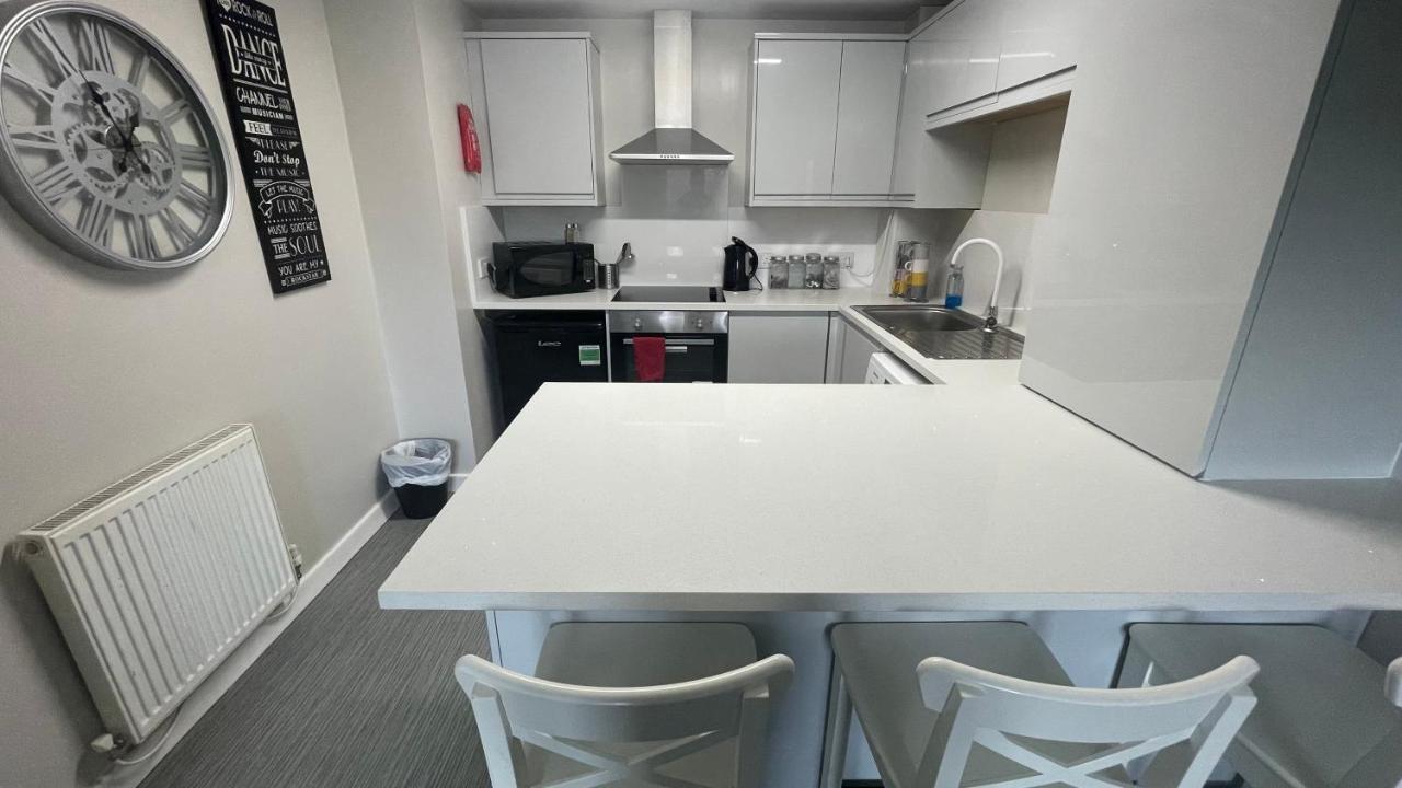 Mays Apartments - 102 Mill Street, Free Parking, 2 Minute Walk To Baltic Market And City Centre - Apartments Sleep 1-10 Guests Liverpool Eksteriør bilde